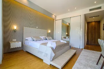 Contemporary Seaside Villa with Infinity Pool in Štikovica