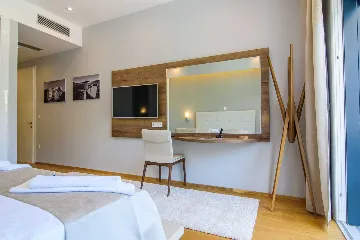 Contemporary Seaside Villa with Infinity Pool in Štikovica