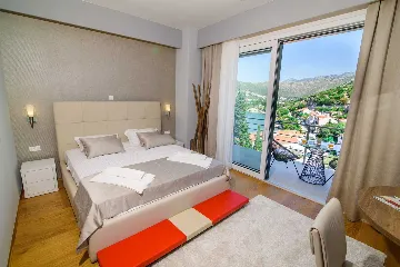 Contemporary Seaside Villa with Infinity Pool in Štikovica