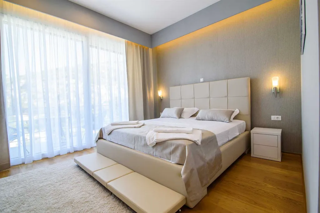 Contemporary Seaside Villa with Infinity Pool in Štikovica