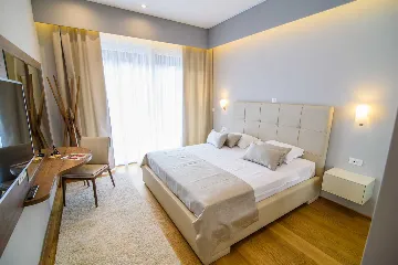 Contemporary Seaside Villa with Infinity Pool in Štikovica