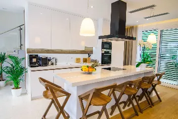 Contemporary Seaside Villa with Infinity Pool in Štikovica