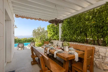 Modern Villa With Heated Pool, 4 Bedrooms – Makarska