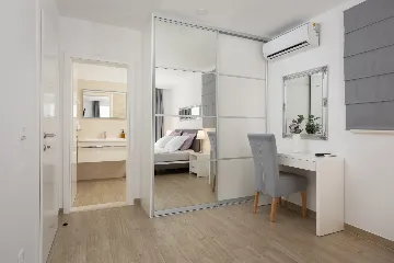 Modern Villa With Heated Pool, 4 Bedrooms – Makarska