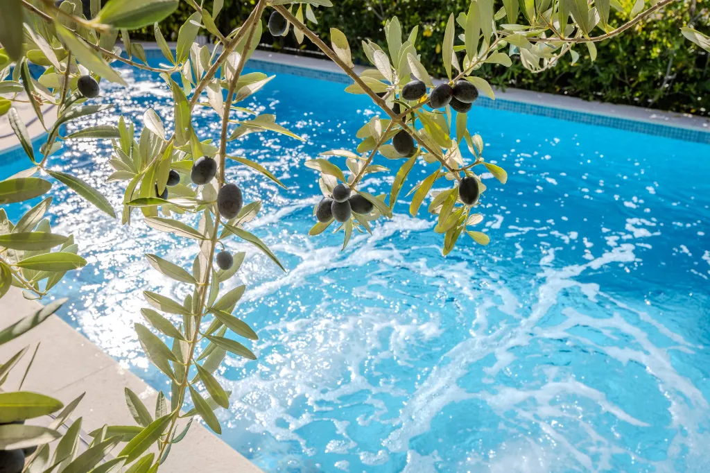 Modern Villa With Heated Pool, 4 Bedrooms – Makarska