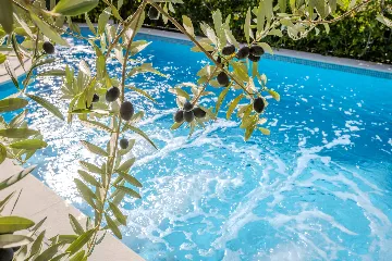 Modern Villa With Heated Pool, 4 Bedrooms – Makarska