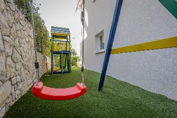 Modern Villa With Heated Pool, 4 Bedrooms – Makarska