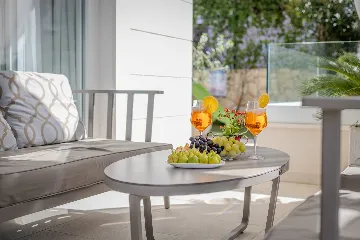 Modern Villa With Heated Pool, 4 Bedrooms – Makarska