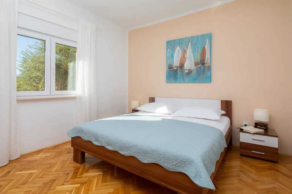Modern Family Villa with Heated Pool in Kaštel Gomilica