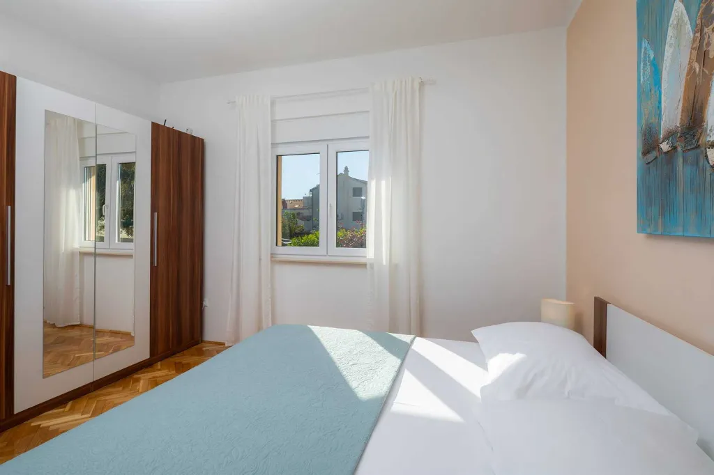 Modern Family Villa with Heated Pool in Kaštel Gomilica