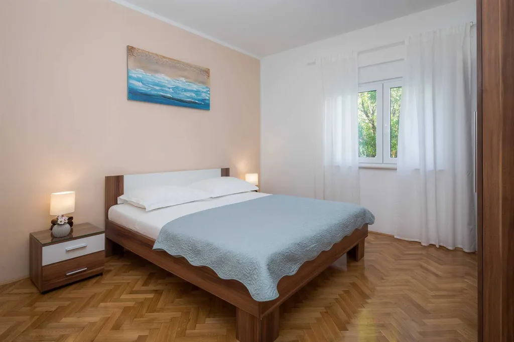 Modern Family Villa with Heated Pool in Kaštel Gomilica