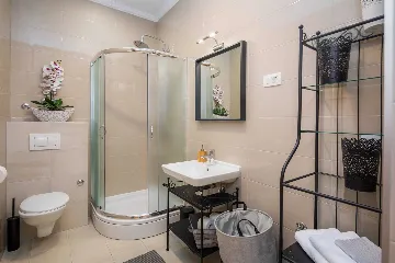 Modern Family Villa with Heated Pool in Kaštel Gomilica