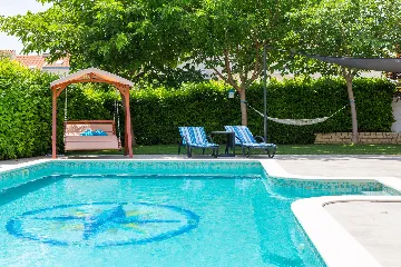 Modern Family Villa with Heated Pool in Kaštel Gomilica