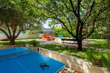 Modern Family Villa with Heated Pool in Kaštel Gomilica