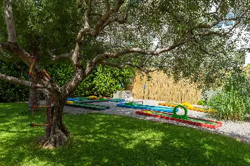 Modern Family Villa with Heated Pool in Kaštel Gomilica