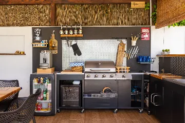 Modern Family Villa with Heated Pool in Kaštel Gomilica