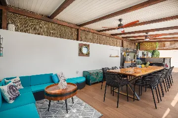 Modern Family Villa with Heated Pool in Kaštel Gomilica