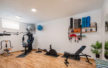 Modern Family Villa with Heated Pool in Kaštel Gomilica