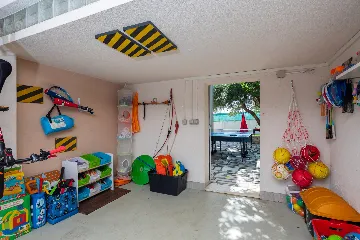 Modern Family Villa with Heated Pool in Kaštel Gomilica