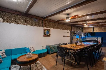 Modern Family Villa with Heated Pool in Kaštel Gomilica