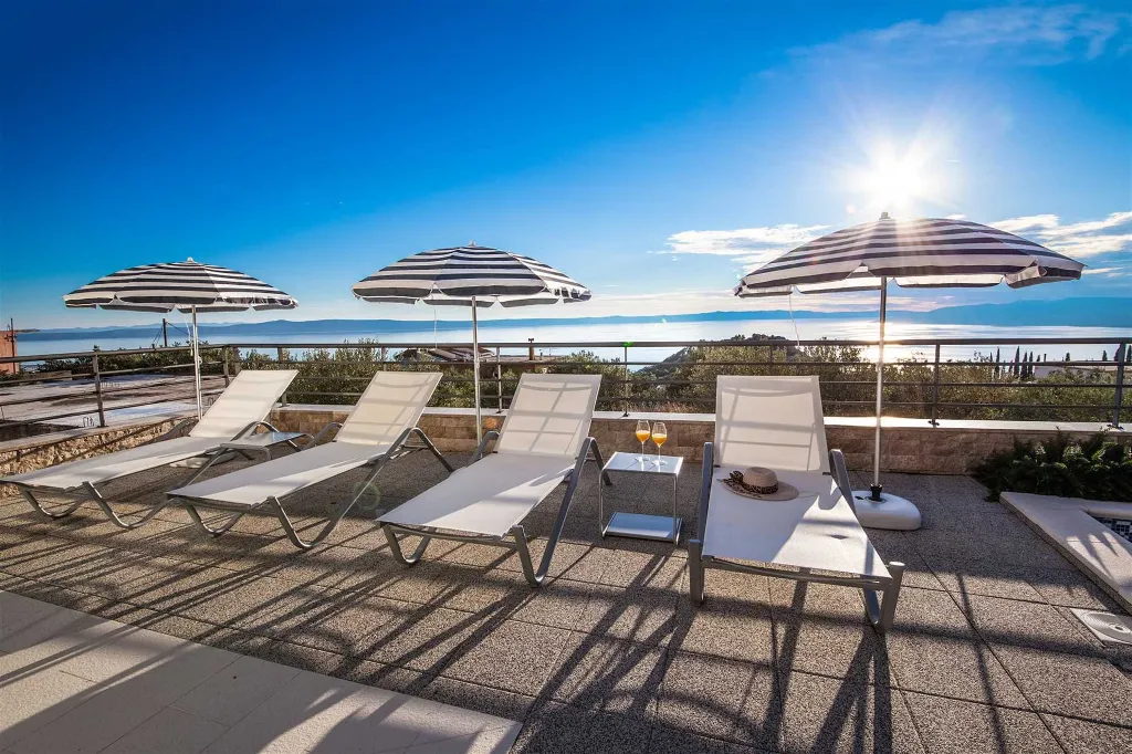 Contemporary Villa Retreat With Heated Pool, Makarska