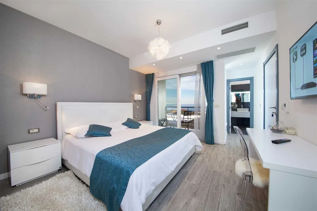 Contemporary Villa Retreat With Heated Pool, Makarska