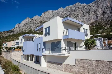 Contemporary Villa Retreat With Heated Pool, Makarska