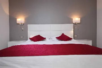 Contemporary Villa Retreat With Heated Pool, Makarska