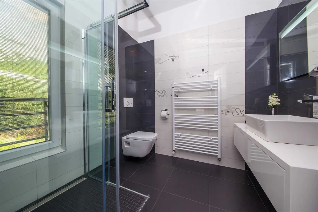 Contemporary Villa Retreat With Heated Pool, Makarska