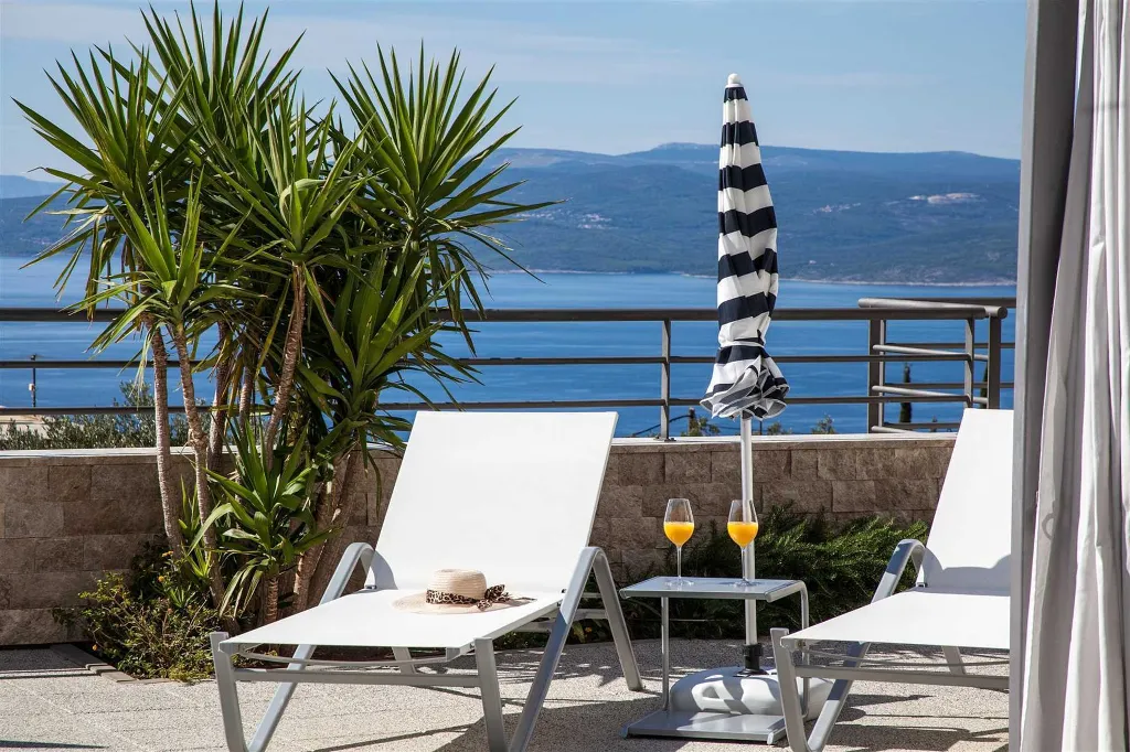 Modern Villa with Pool in Makarska