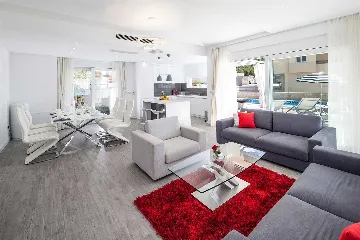 Modern Villa with Pool in Makarska