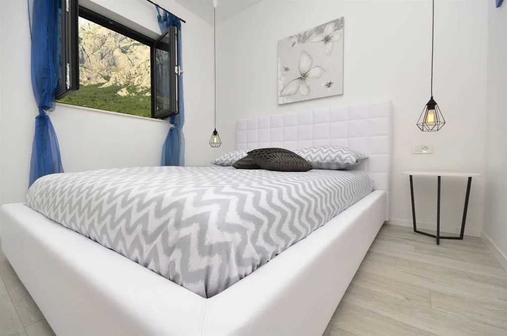 Modern 4-Bedroom Villa with Heated Pool in Makarska