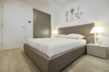 Modern 4-Bedroom Villa with Heated Pool in Makarska