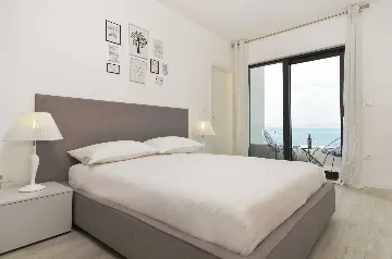 Modern 4-Bedroom Villa with Heated Pool in Makarska