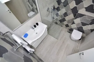 Modern 4-Bedroom Villa with Heated Pool in Makarska