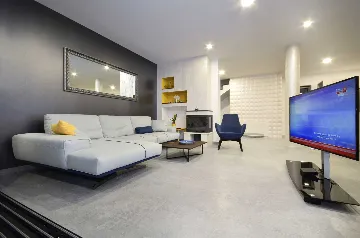 Modern 4-Bedroom Villa with Heated Pool in Makarska