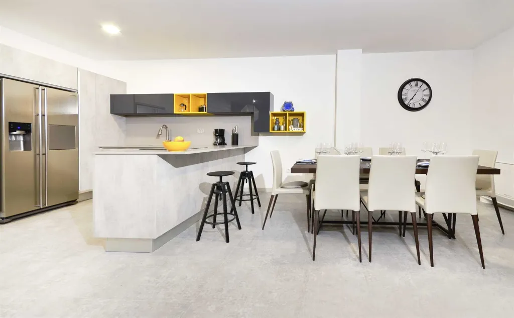 Modern 4-Bedroom Villa with Heated Pool in Makarska