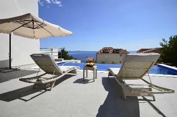 Modern 4-Bedroom Villa with Heated Pool in Makarska