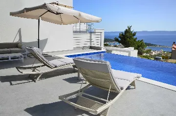 Modern 4-Bedroom Villa with Heated Pool in Makarska