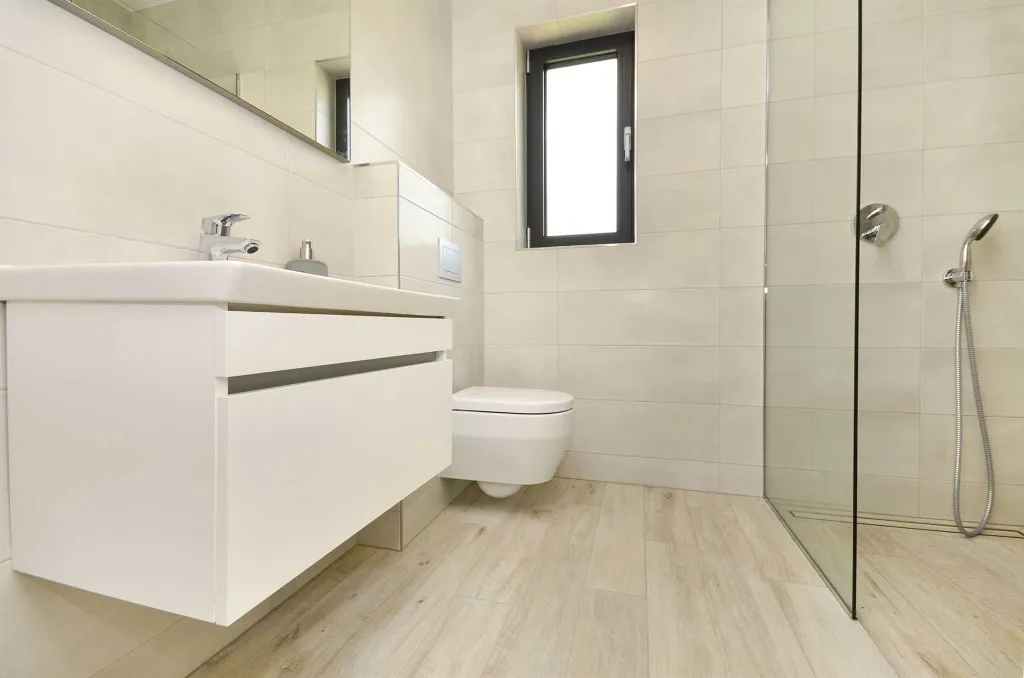 Modern 4-Bedroom Villa with Heated Pool in Makarska