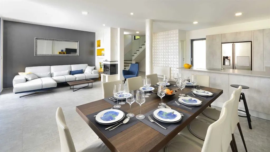 Modern 4-Bedroom Villa with Heated Pool in Makarska