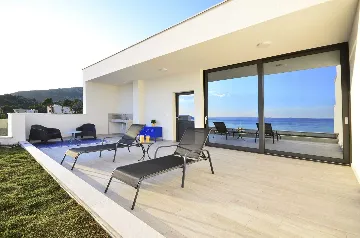 Modern 4-Bedroom Villa with Heated Pool in Makarska