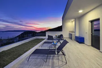 Modern 4-Bedroom Villa with Heated Pool in Makarska