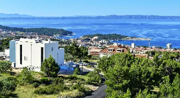 Modern 4-Bedroom Villa with Heated Pool in Makarska