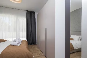 Modern Villa with Heated Pool in Milna