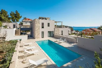 Modern Villa with Heated Pool in Milna