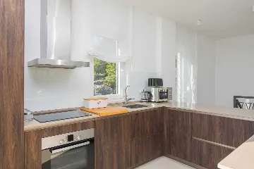 Modern Villa with Heated Pool in Milna