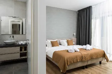 Modern Villa with Heated Pool in Milna