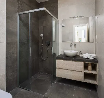 Modern Villa with Heated Pool in Milna