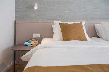 Modern Villa with Heated Pool in Milna